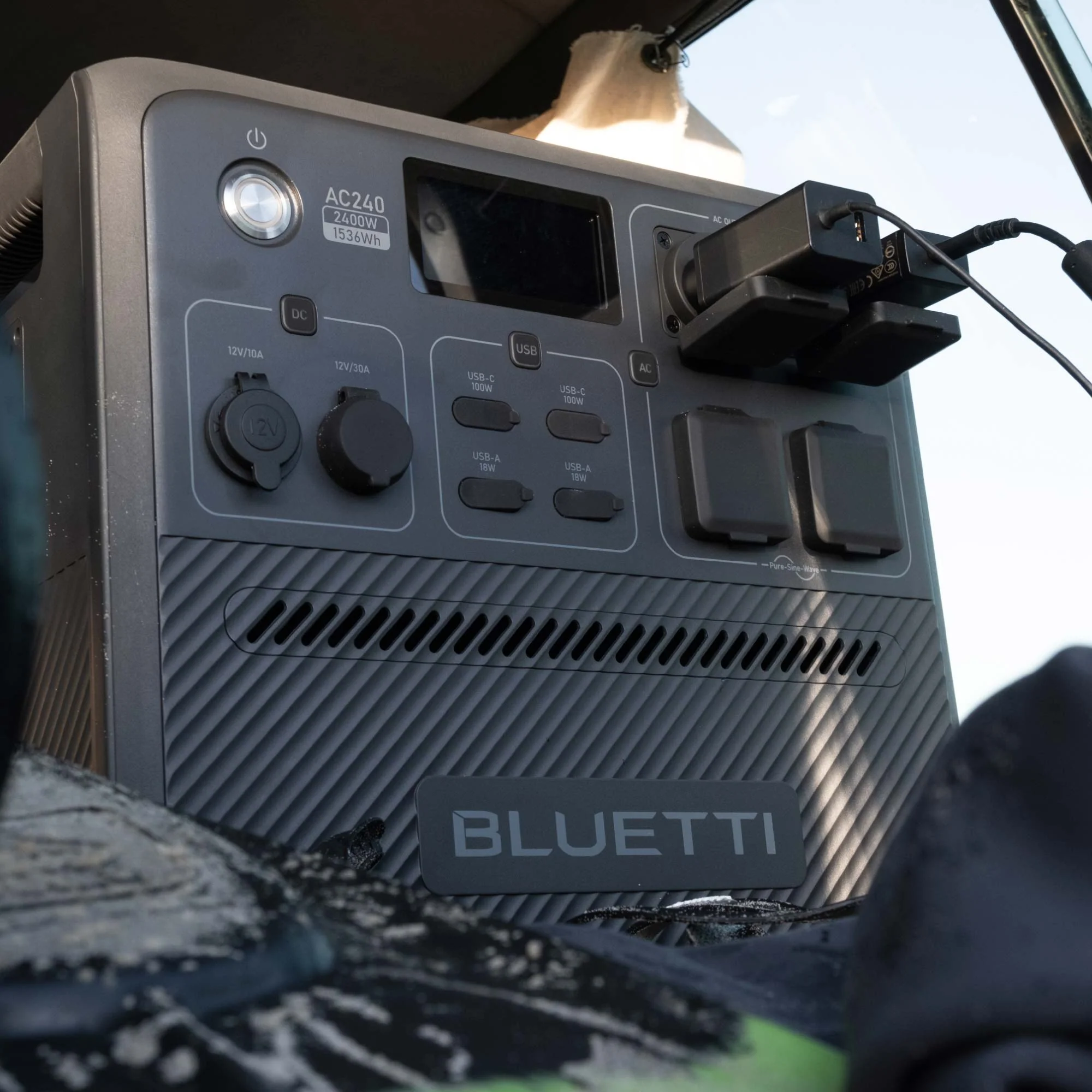BLUETTI AC240 Station électrique portable | 2 400 W / 1 536 Wh - Image 7