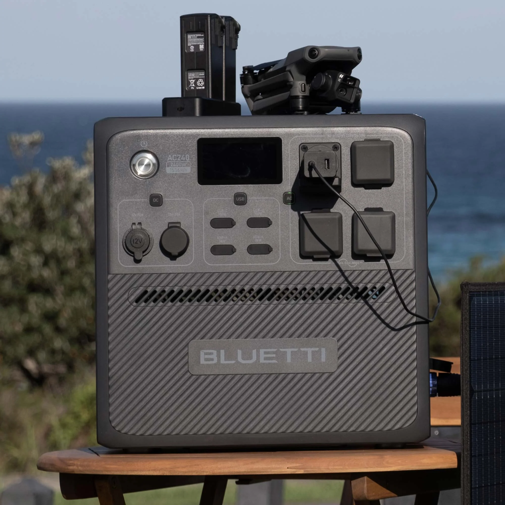 BLUETTI AC240 Station électrique portable | 2 400 W / 1 536 Wh - Image 8